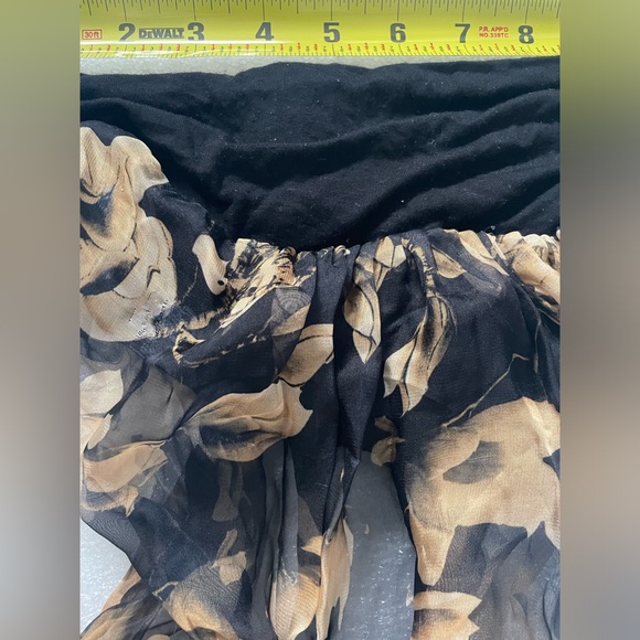 Focus Care Scarf Women Warm Floral Black and Gold - Picture 5 of 7